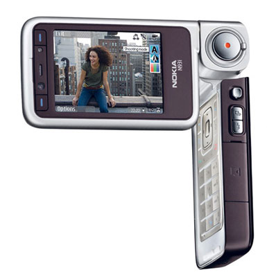 nokia_n93i.jpg nokia_n93i CES 2007 : Nokia mejora su N93 con el N93i