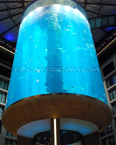 aquadom 02 foto en Technocracia.com aquadom_02 El acuario cilíndrico más grande del mundo