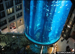 aquadom_tn El acuario cilíndrico más grande del mundo
