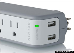 belkin-powerstrip-tn Belkin Powerstrip, con puertos USB
