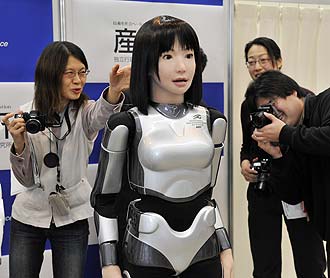 fashionbot HRP 4C, una modelo sin dramas, botox, ni anorexia
